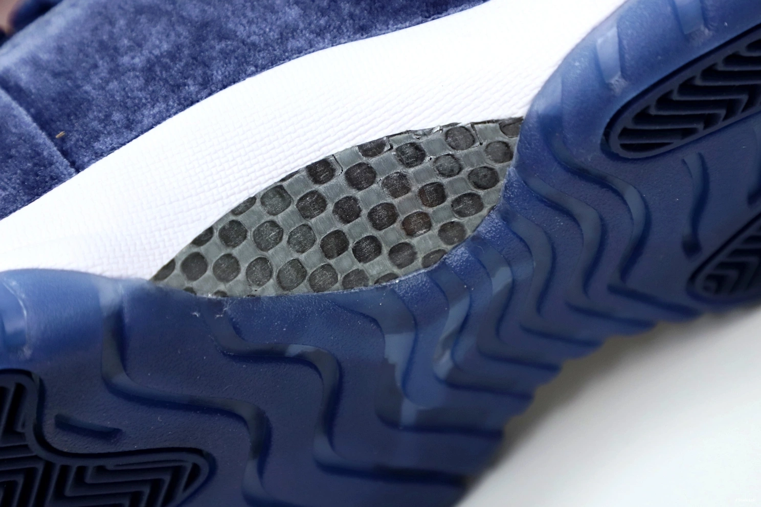 JORDAN MIDNIGHT 11 RETRO NAVY AIR 0714